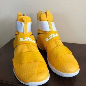 Nike Lebron Soldier 10 TB Basketball Shoes Size 16